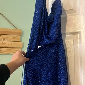 Selling my semi dress only been one once